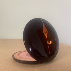 Charlotte Tibury Cheek to Chic Swish & Pop Blusher
